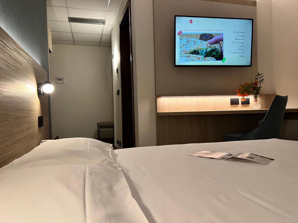 Romano Canavese Hotel Gardenia מראה חיצוני תמונה